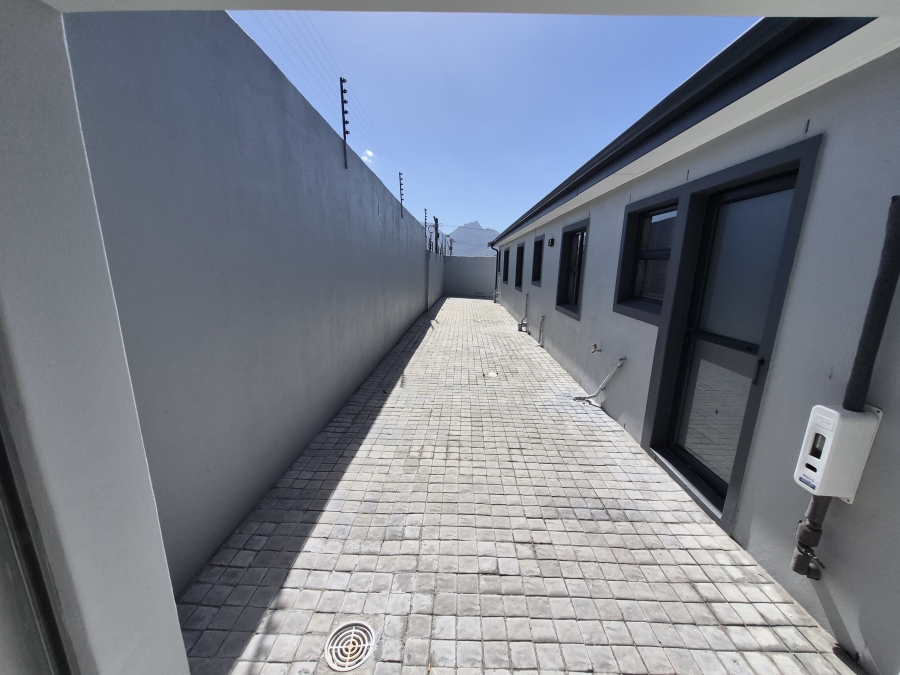 To Let 3 Bedroom Property for Rent in Rylands Western Cape